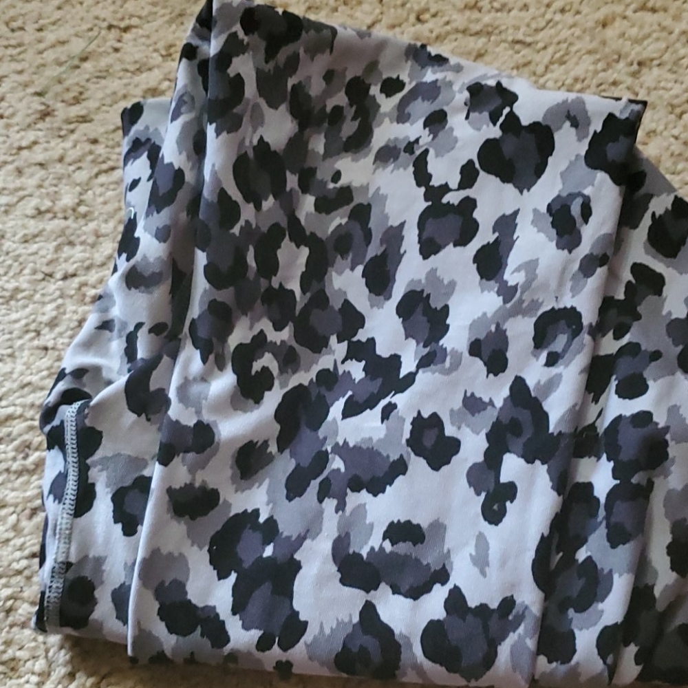 Cheetah print leggings